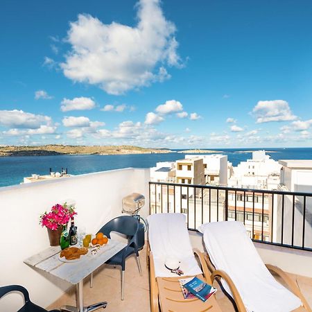 Апартаменты Penthouse With Seaview Terrace Сент-Полс-Бей Экстерьер фото