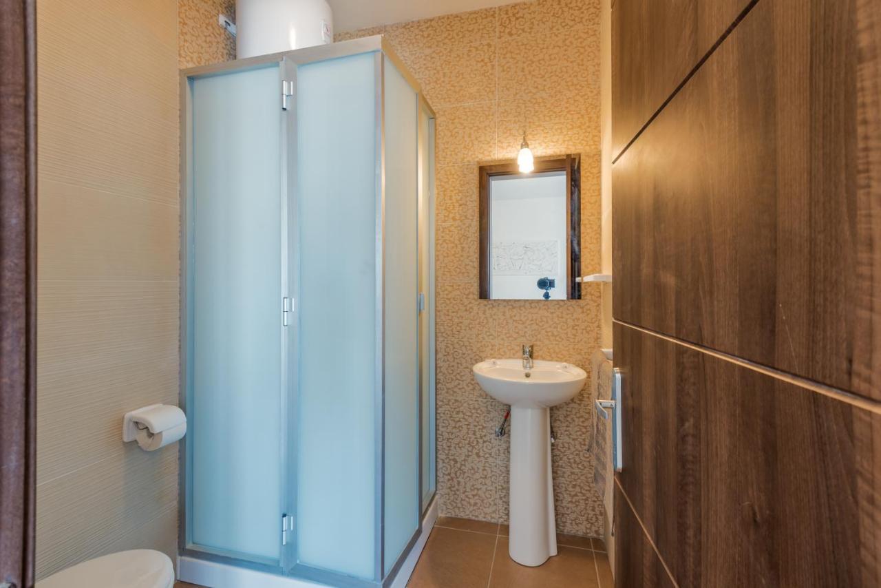 Апартаменты Penthouse With Seaview Terrace Сент-Полс-Бей Экстерьер фото